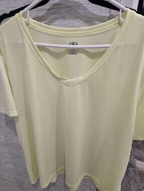 Athletic Works Pale Yellow V-Neck Short Sleeve Top